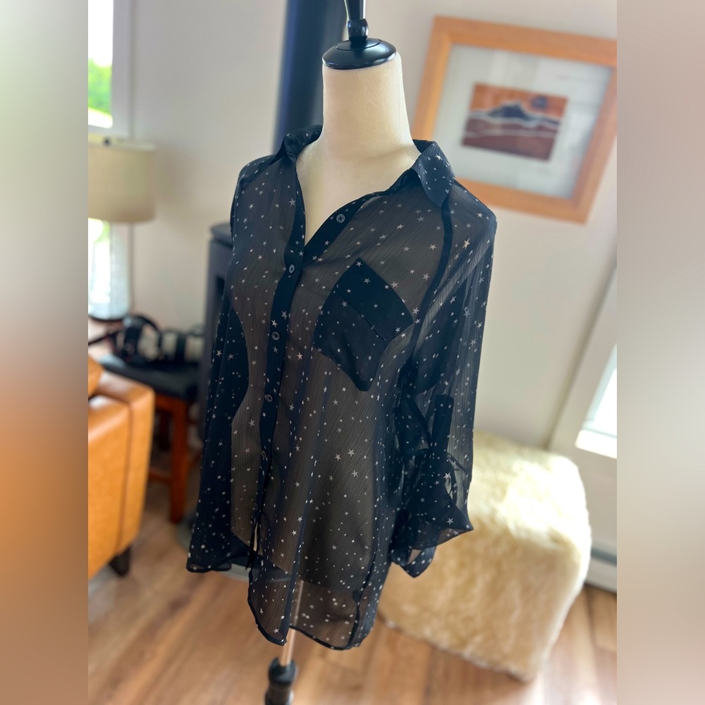 Express Sheer Button Shirt, size medium